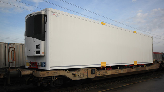 Otokar-Trene-Yüklenebilir-İlk-Frigorifik-Semi-Treyleri-Üretti-1