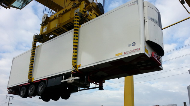 Otokar Trene Yüklenebilir İlk Frigorifik Semi-Treyleri Üretti