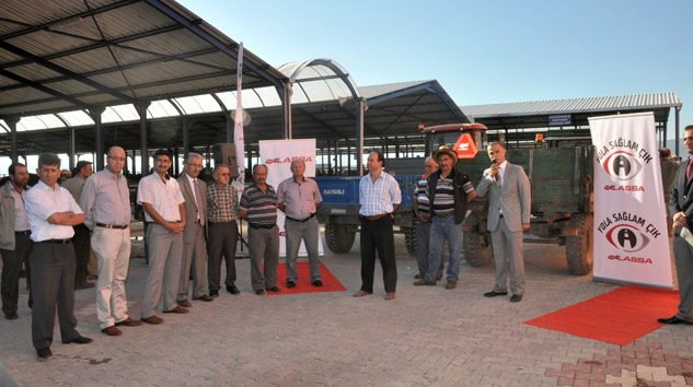 Lassa’dan Traktör Römorklarına Reflektör Kampanyası