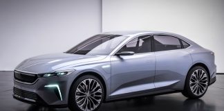 Türkiye’nin İlk Otomobili Tanıtıldı Türkiye'nin İlk Otomobili Tanıtıldı