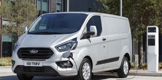 2020 Uluslararası Yılın Ticari Aracı Ödülünü Hibrit Teknolojisiyle Ford Aldı